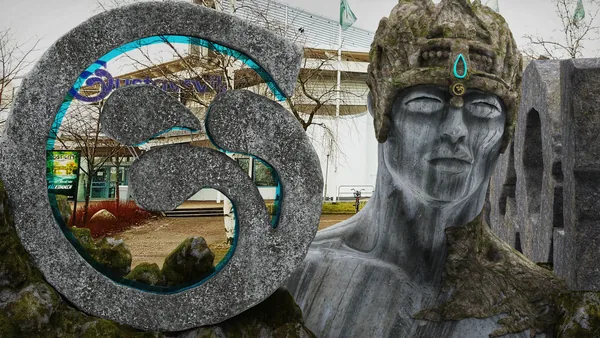 Granite-grey version: the G ring and the head