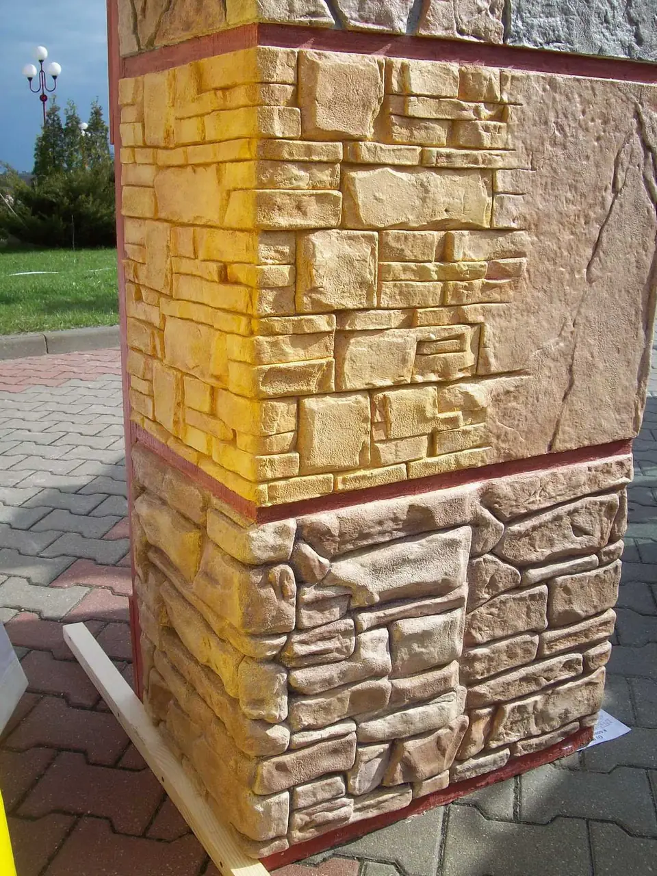 A corner pillar showing the stone texture with corner elements
