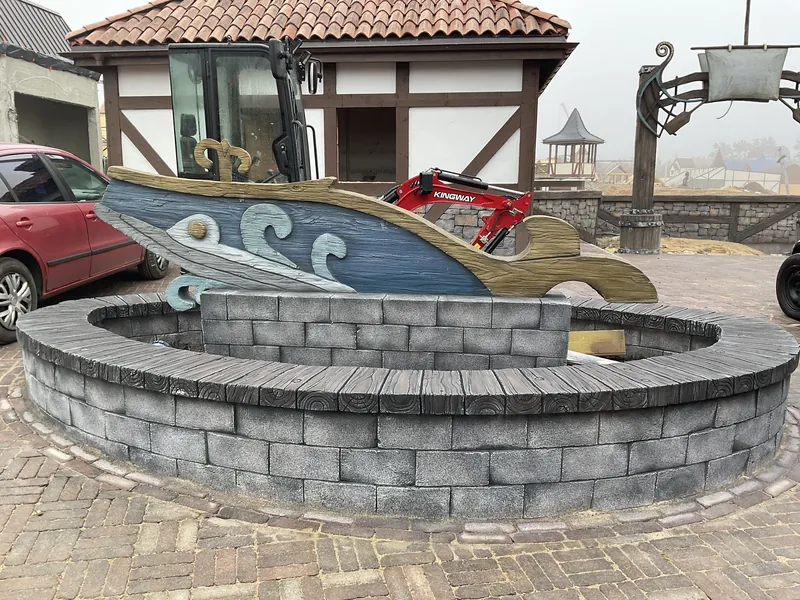 Další prvky: malba a patina od Artisan Aleks Company