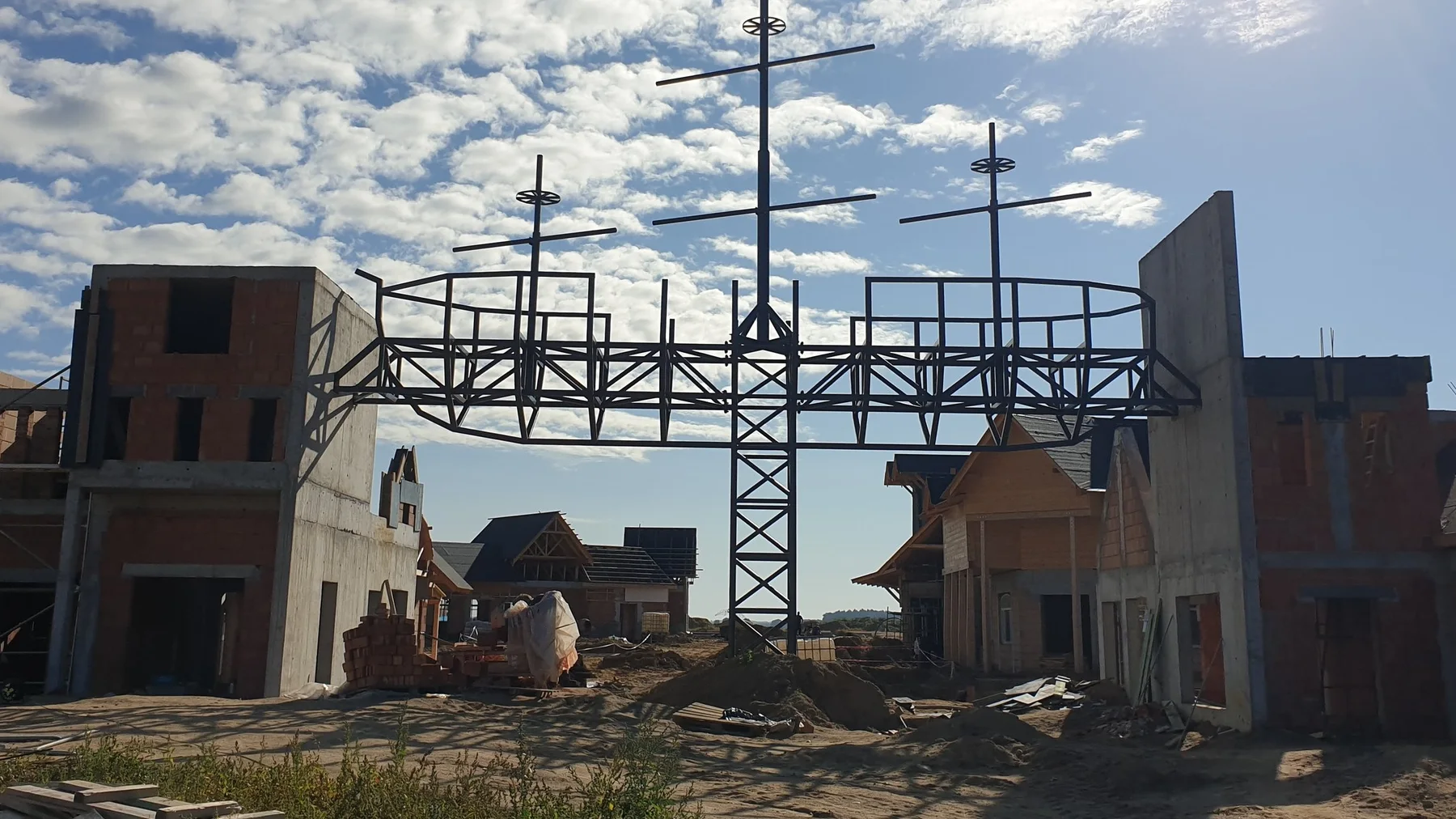 Hossoland kuģa vārtu tērauda karkass būvniecības laikā