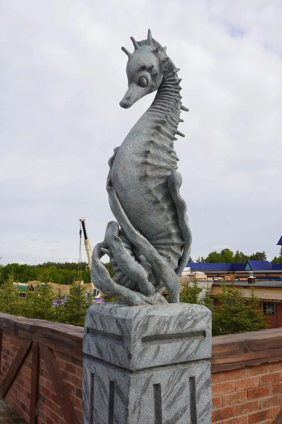 Venkovní sochařská figura pro tematické prostředí od Artisan Aleks Company